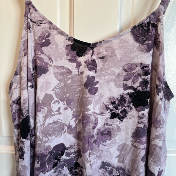 Torrid Super Soft 🌺BEAUTIFUL FLORAL🌺 Tank Top - Picture 2 of 5